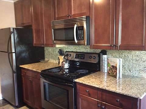 This kitchen has full siz...