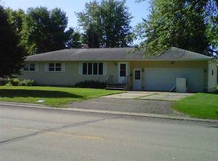 303 3rd Ave S, Raymond, MN 56282