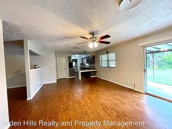 3rd image of 114 Cynthia Dr