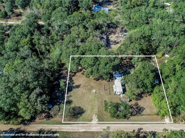 1942 Walnut Dr, Caldwell, TX 77836