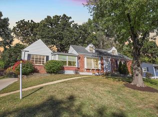 563 W Lockwood Ave, Saint Louis, MO