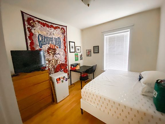 5th image of 1505 N Hoyne Ave #1E