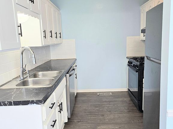 5th image of 13004 Smalley Ave #13004