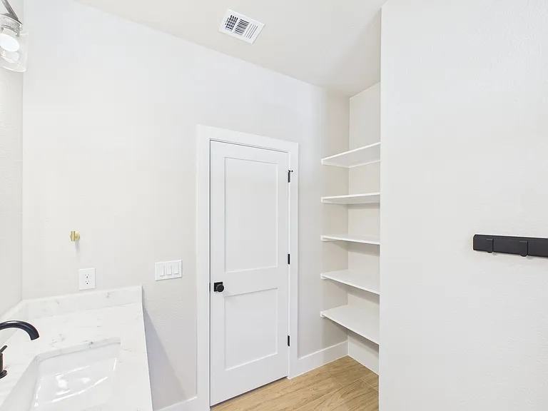 110 Parlin Ln — Photo 24