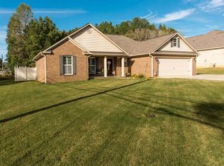 1411 Gypsy Trl, Hartselle, AL 35640