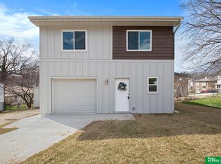 1718 N 56th St, Omaha, NE 68104