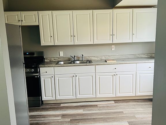2nd image of 225 Dundee Cir