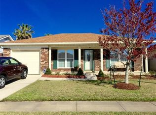 2676 Highland Dr W, Gretna, LA 70056