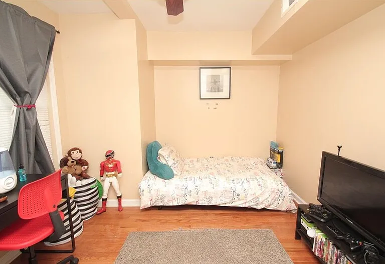 4931 Locust St #2 — Photo 13