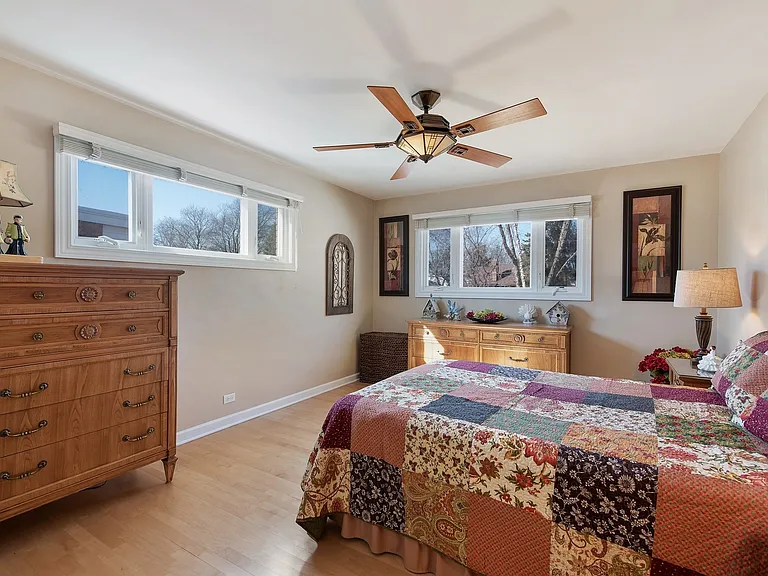 2322 Birchwood Ave — Photo 9