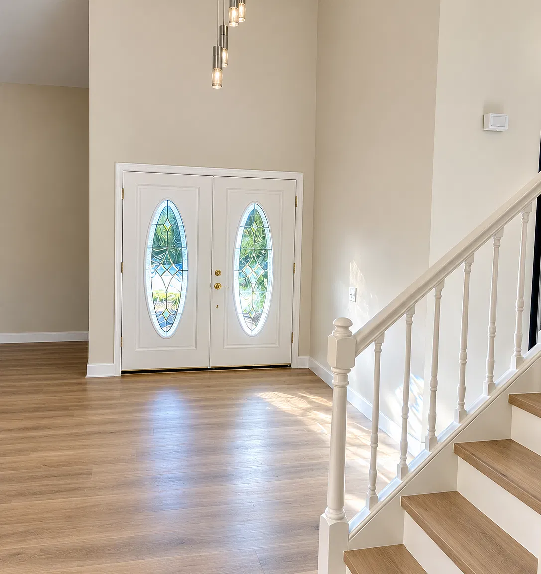 5 bed, 2830 sqft, $7,200 — Photo 2