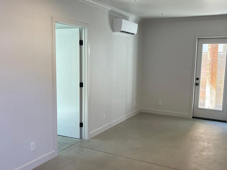 827 E Lemon Ave #1 — Photo 4