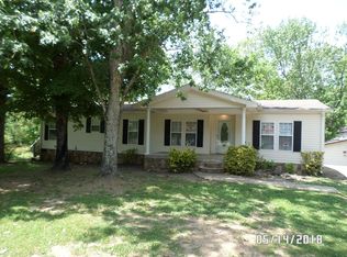 682 Lewis St, Hohenwald, TN 38462