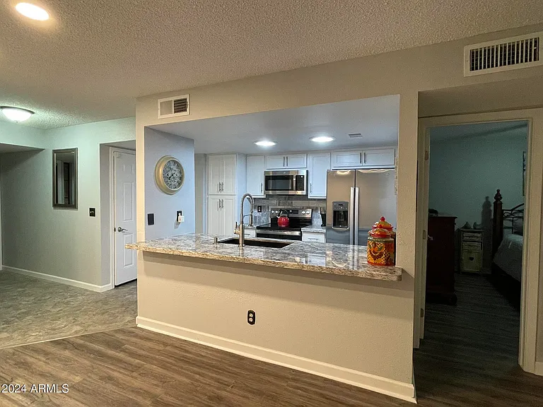7811 E Park View Dr — Photo 11