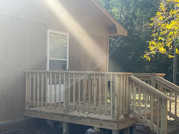 2nd image of 2910 Park Pl