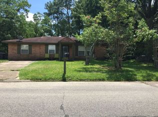 2025 University St, Gautier, MS 39553
