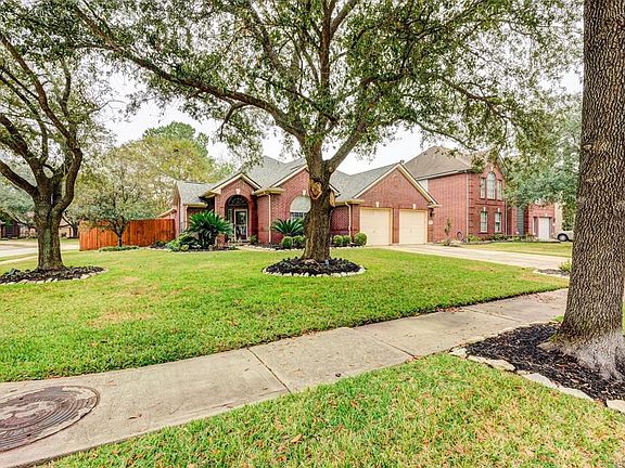3rd image of 9022 Westwillow Dr