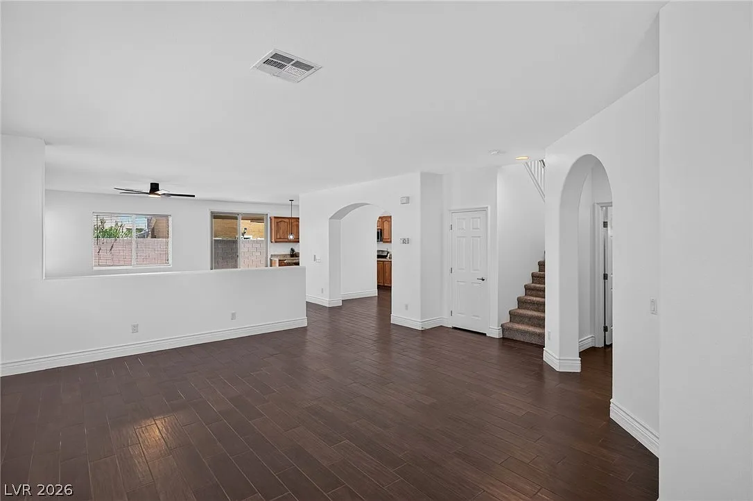 4 bed, 2.5 bath, 2667 sqft, $2,475 — Photo 3