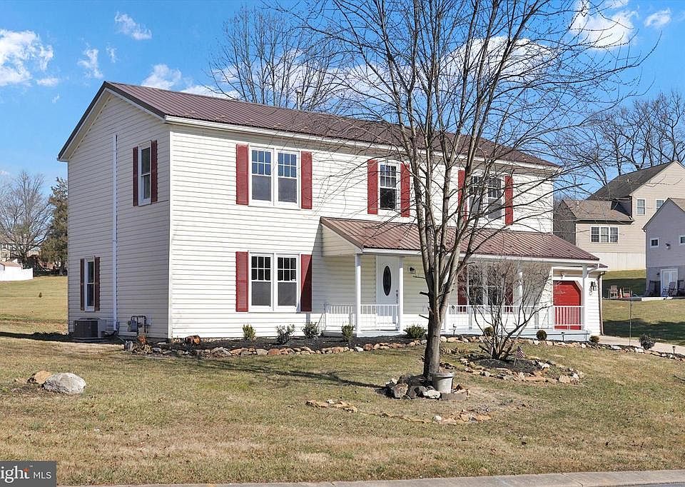 1st image of 547 Crestwood Dr