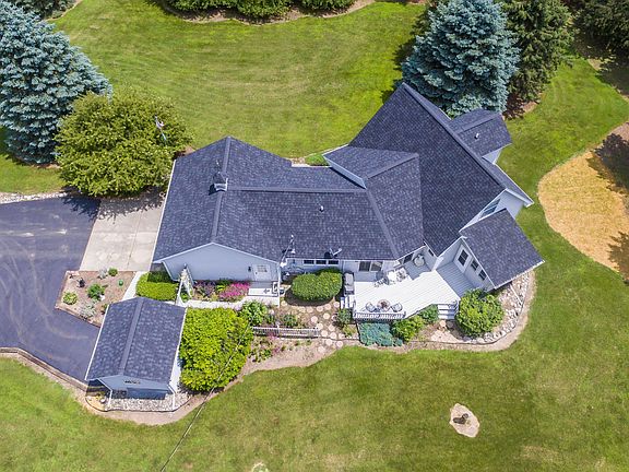 5th image of 8011 Rolling Hill Ln