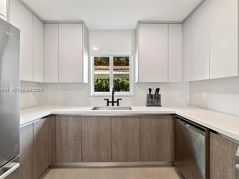 45 Palermo Ave #45 — Photo 6