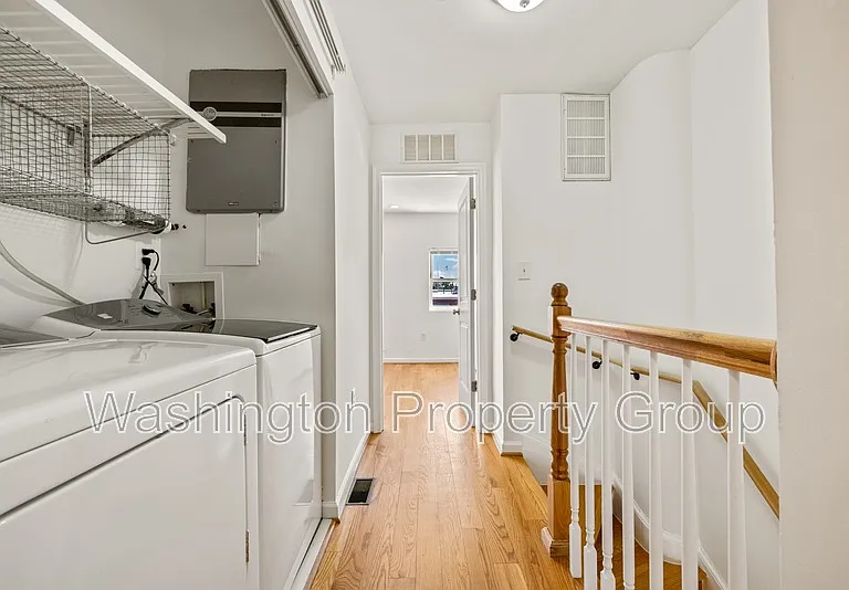 329 18th Pl NE — Photo 38