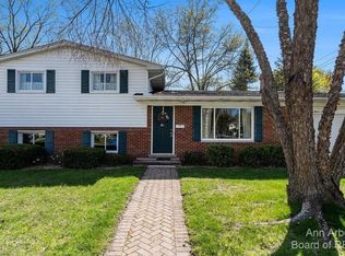 1525 Patricia Ave, Ann Arbor, MI 48103