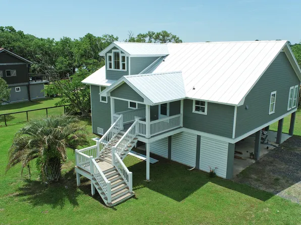 22 Pineland Avenue, St. Helena Island, SC 29920