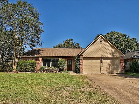 4th image of 2419 Glen Haven Ln