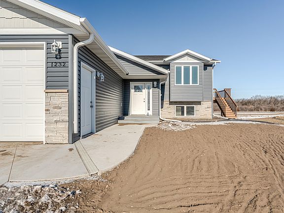 2nd image of 1232 Empire Cir