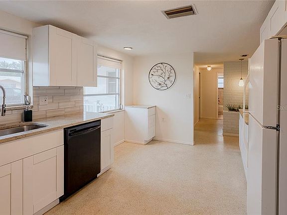 4th image of 5716 Mosaic Dr