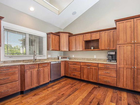 5th image of 4380 Oak Meadow Dr