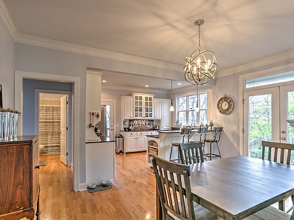 5th image of 1103 Valentine Cir