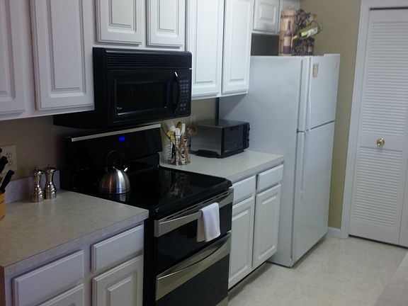3rd image of 22622 Lenox Dr