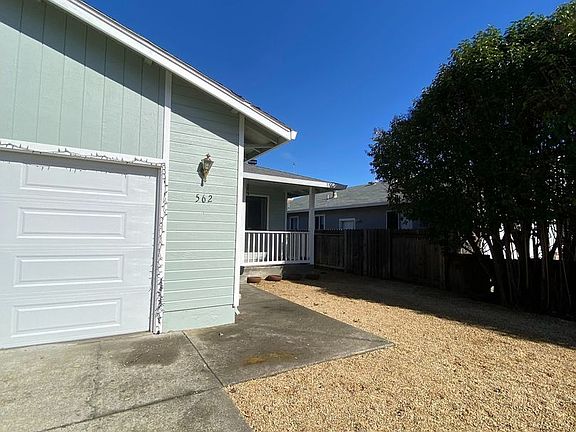 2nd image of 562 Curtin Ln
