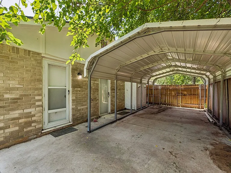3401 E Noble Dr — Photo 31