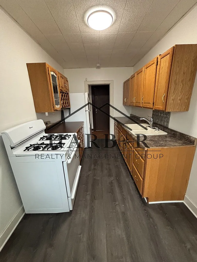 1215 Saint John Ave Unit 3 — Photo 1