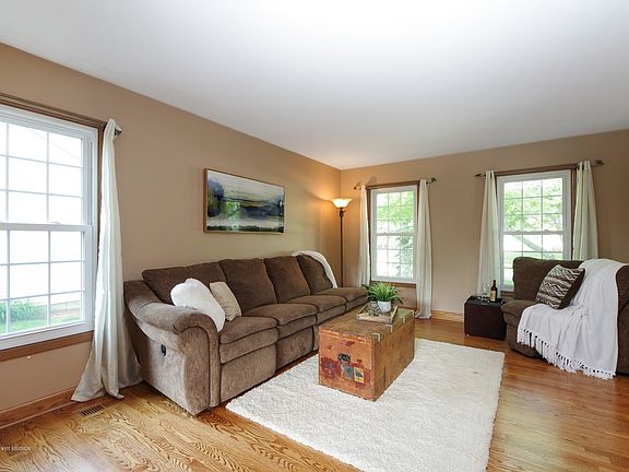 2nd image of 1829 Gatewood Dr