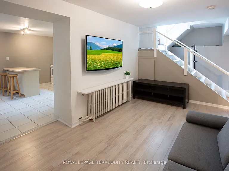 10 Northcliffe Blvd #BASEMENT — Photo 6