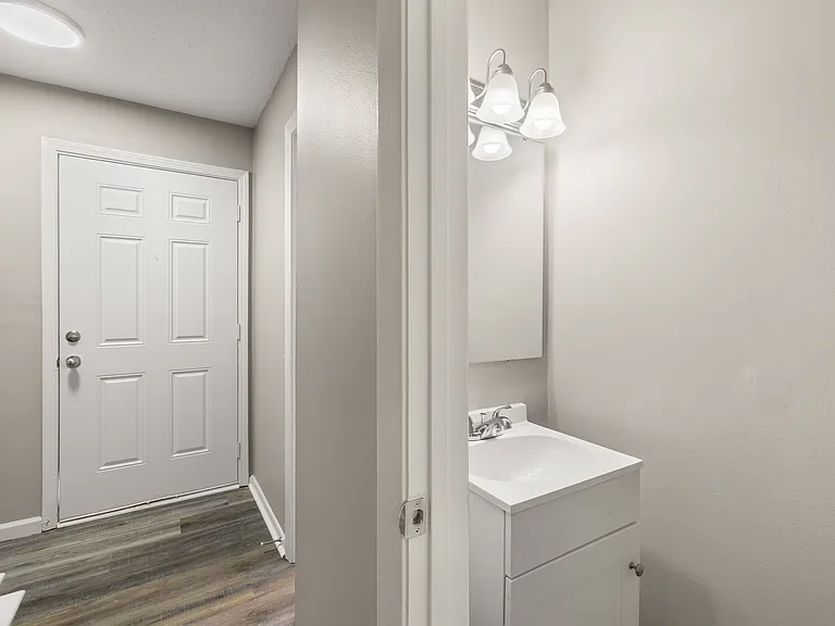 Camden Place Apartments — Photo 14