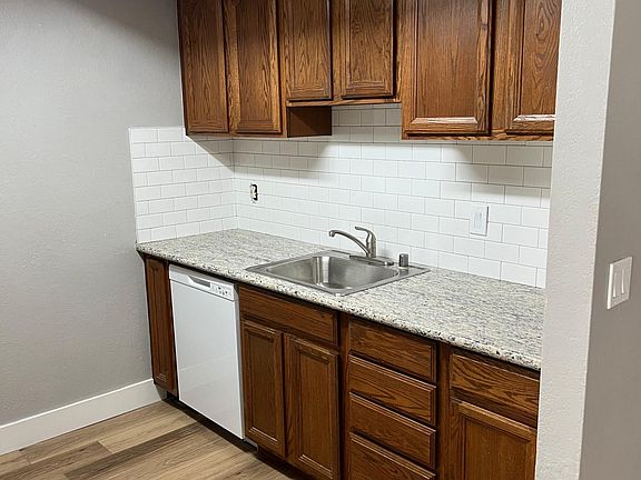 5th image of 865 Delane Dr