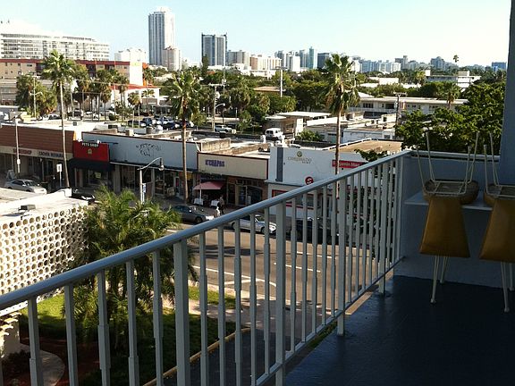 3rd image of 1145 Normandy Dr APT 502