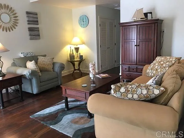 2 bed, 1.0 bath, 825 sqft, $5,000 — Photo 3