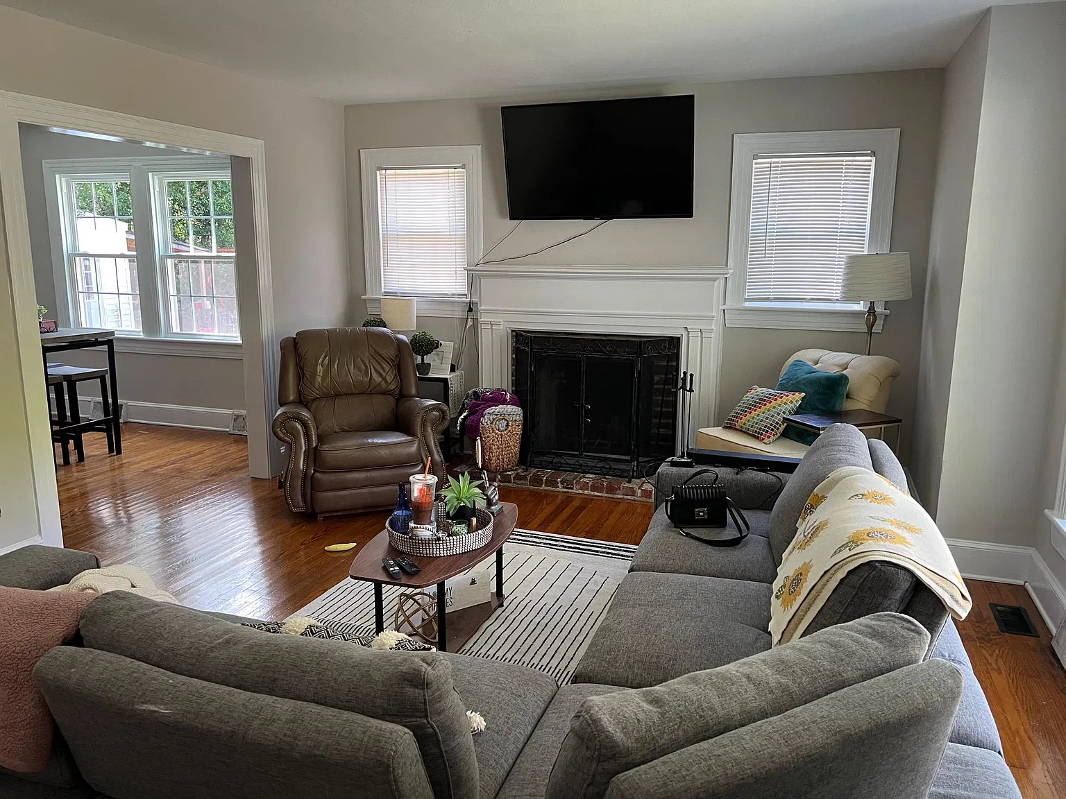 3 bed, 1340 sqft, $2,700 — Photo 3