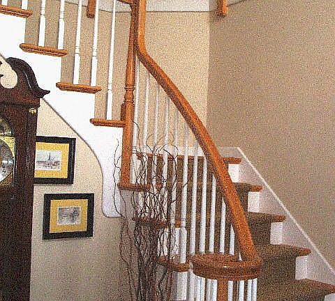 Dramatic 2 story Foyer!