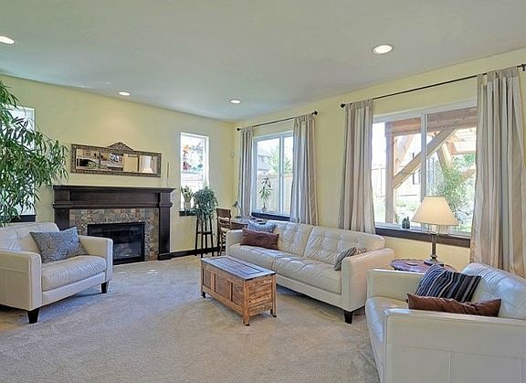 4th image of 2302 Pine Ave