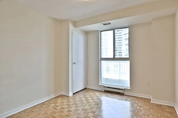 25 Wellesley St W — Photo 13