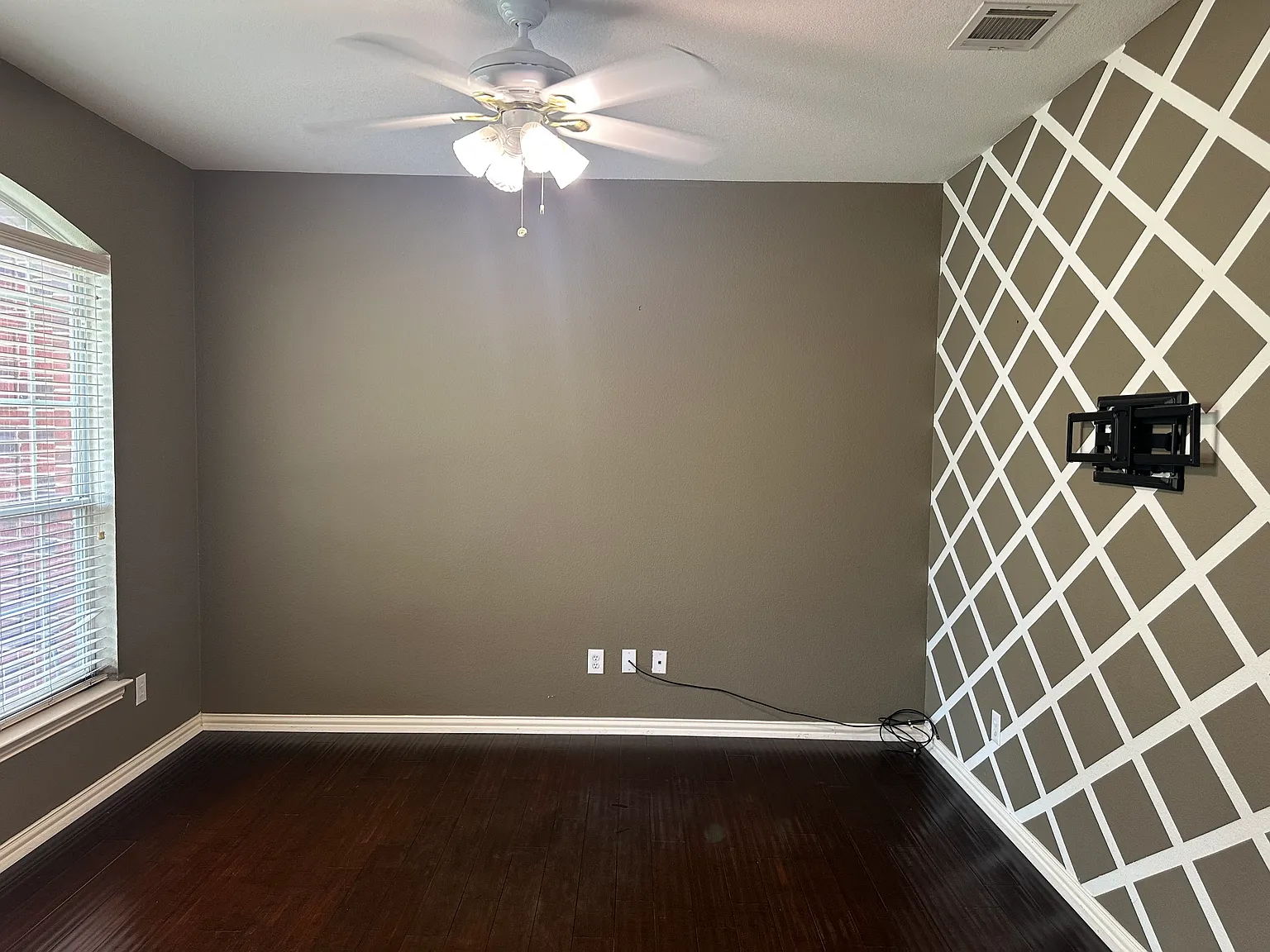4 bed, 3.5 bath, 3326 sqft, $3,400 — Photo 4