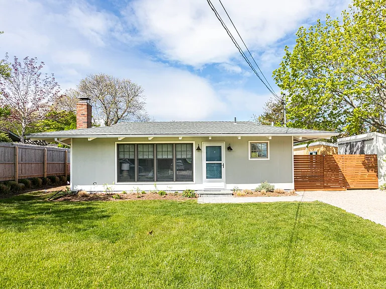 22 Pinetree Dr — Photo 13