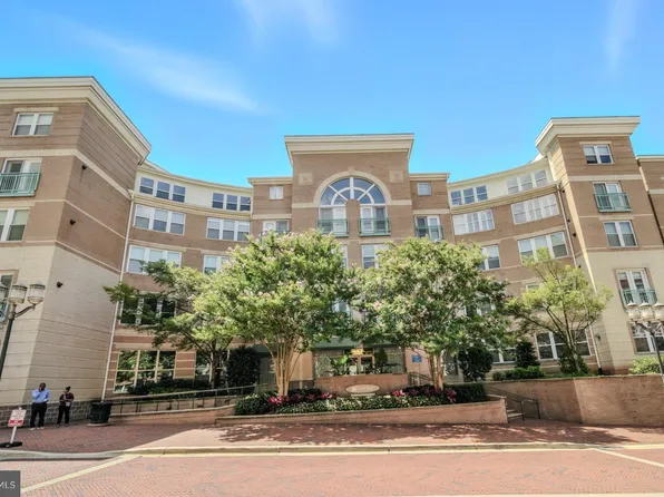 12001 Market St APT 428, Reston, VA 20190